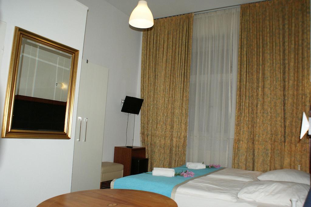 Hotel Garni Aaberna Berlin Zimmer foto