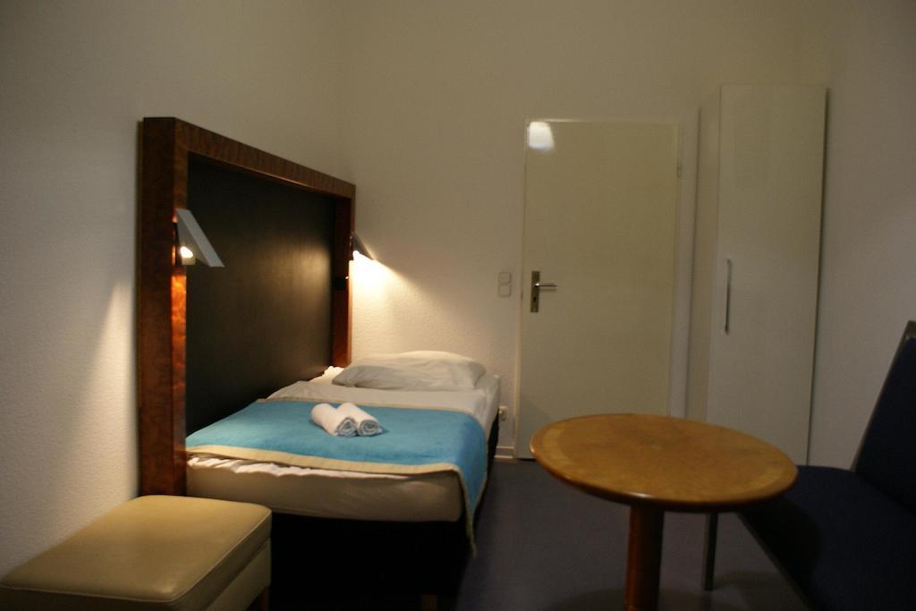 Hotel Garni Aaberna Berlin Zimmer foto