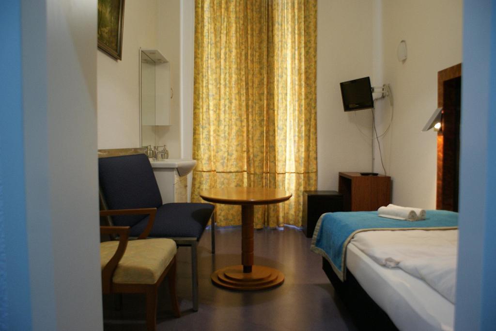 Hotel Garni Aaberna Berlin Zimmer foto